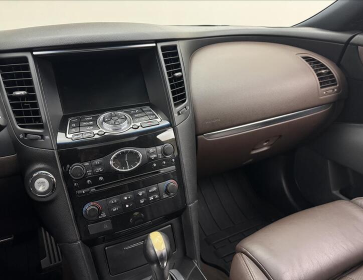 Infiniti FX30 17