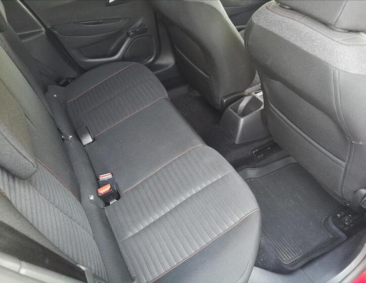 Peugeot 208 13