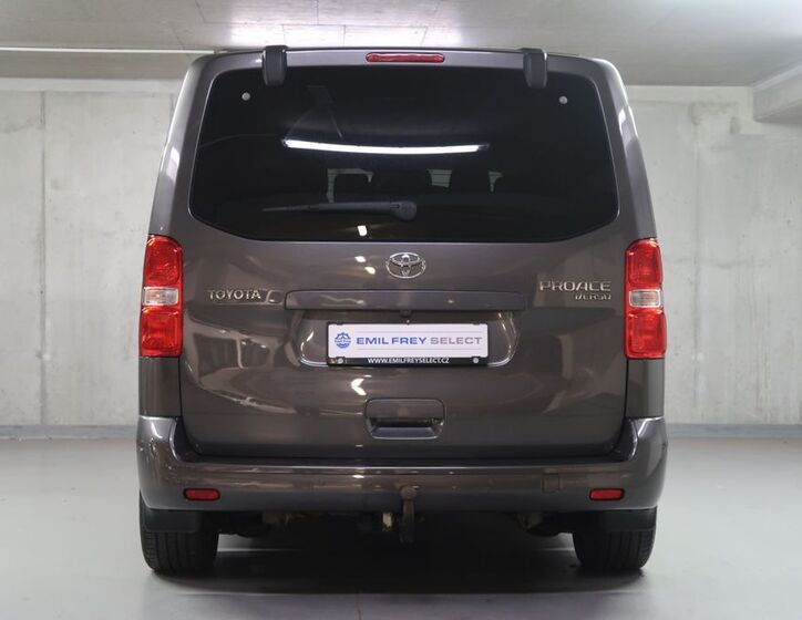 Toyota ProAce 6