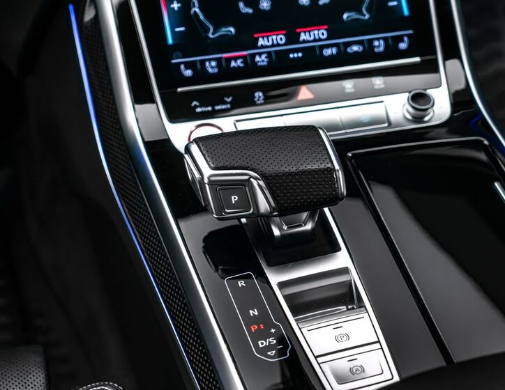 Audi SQ8 19