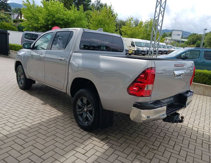 Toyota Hilux 4