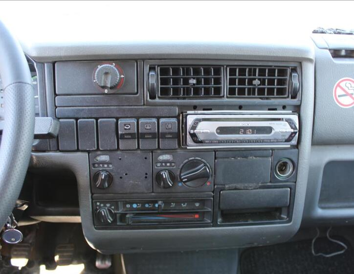 Volkswagen Caravelle 18