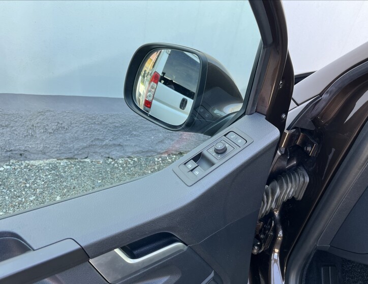 Volkswagen Caravelle 46