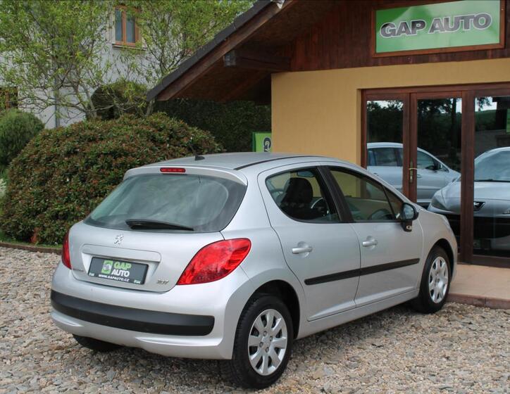 Peugeot 207 6