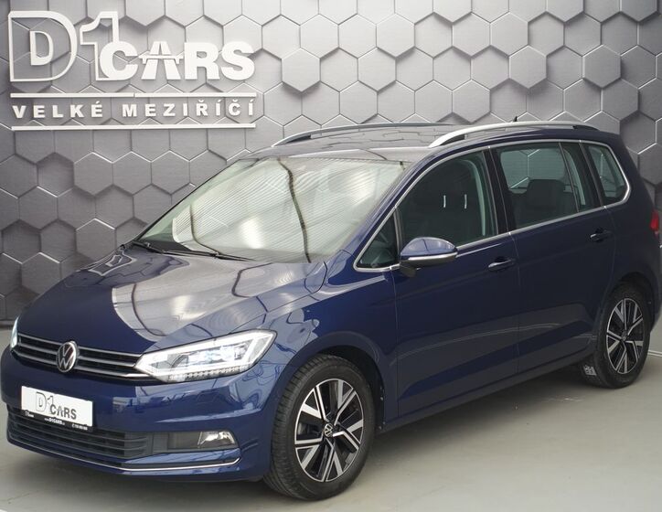 Volkswagen Touran 1