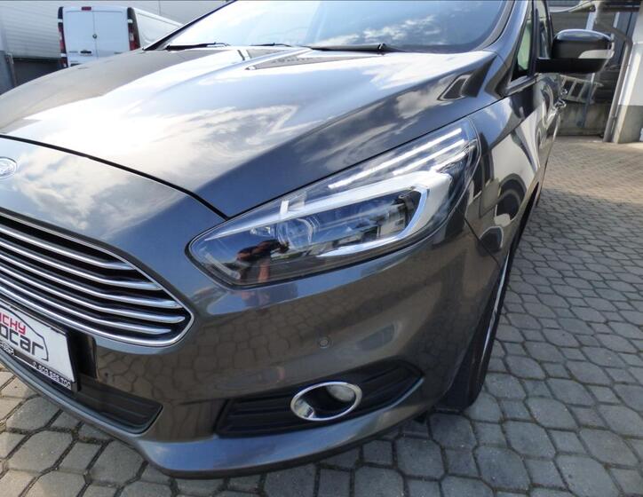 Ford S-MAX 53