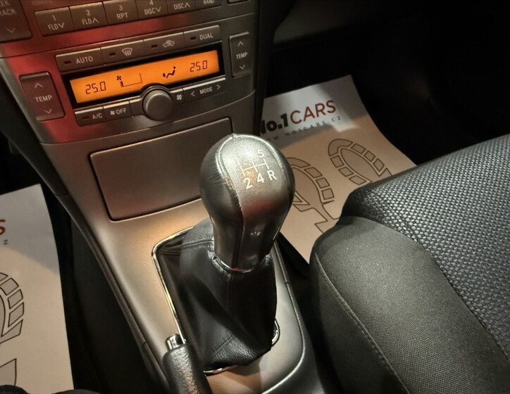 Toyota Avensis 16