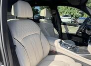 BMW X7 25