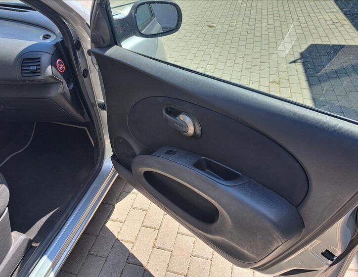 Nissan Micra 36