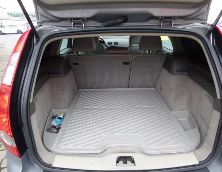 Volvo V50 30
