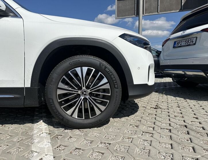 Mercedes-Benz EQB 15
