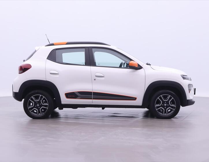 Dacia Spring 8