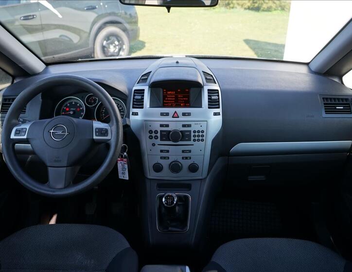 Opel Zafira 8