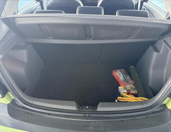 KIA Rio 19