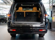 Jeep Grand Wagoneer 5