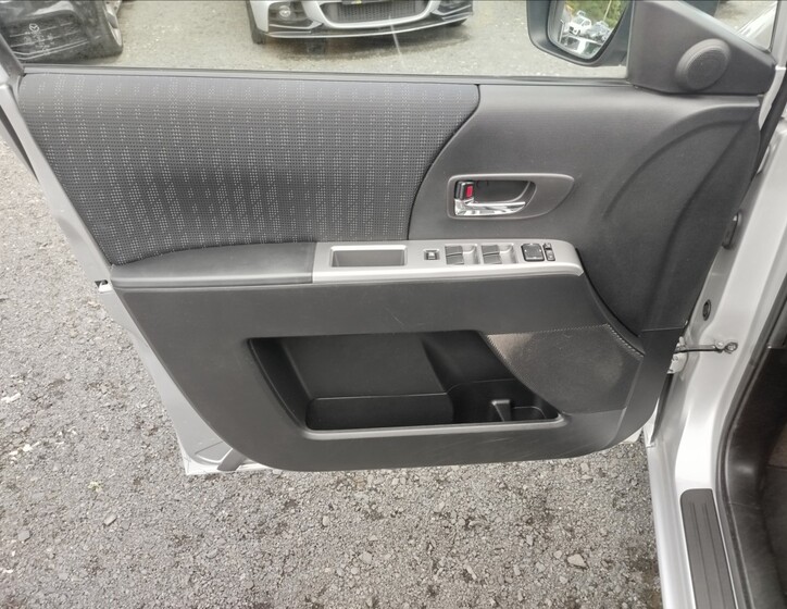 Mazda 5 10