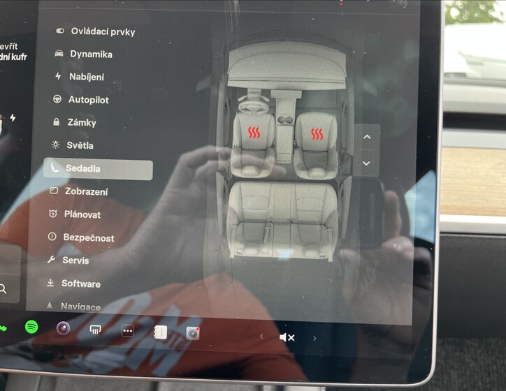 Tesla Model 3 41