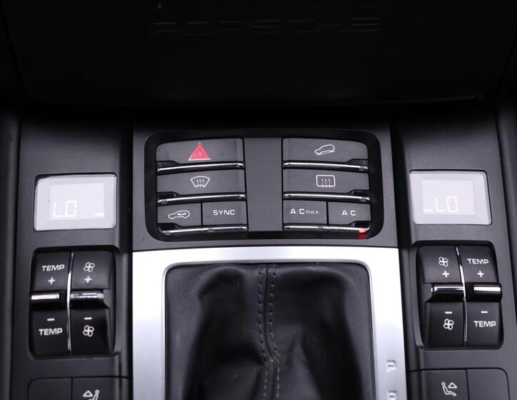 Porsche Macan 32