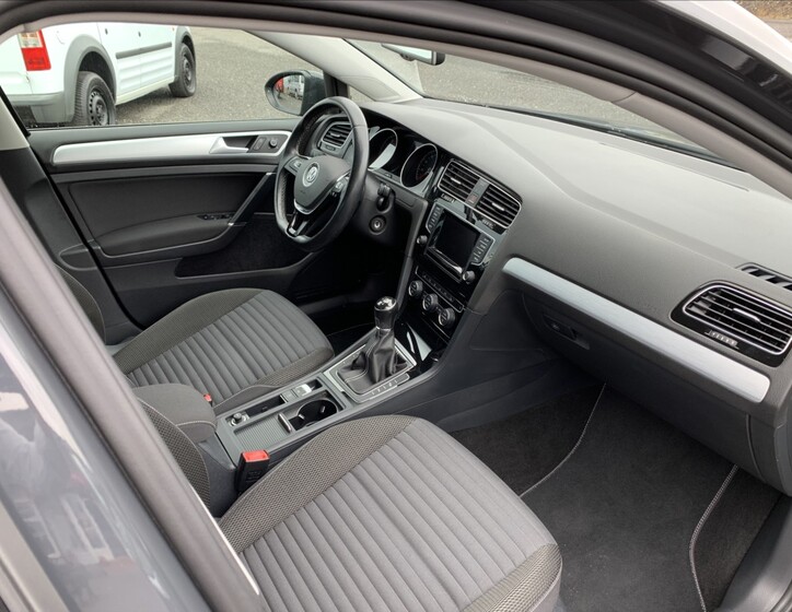 Volkswagen Golf 19