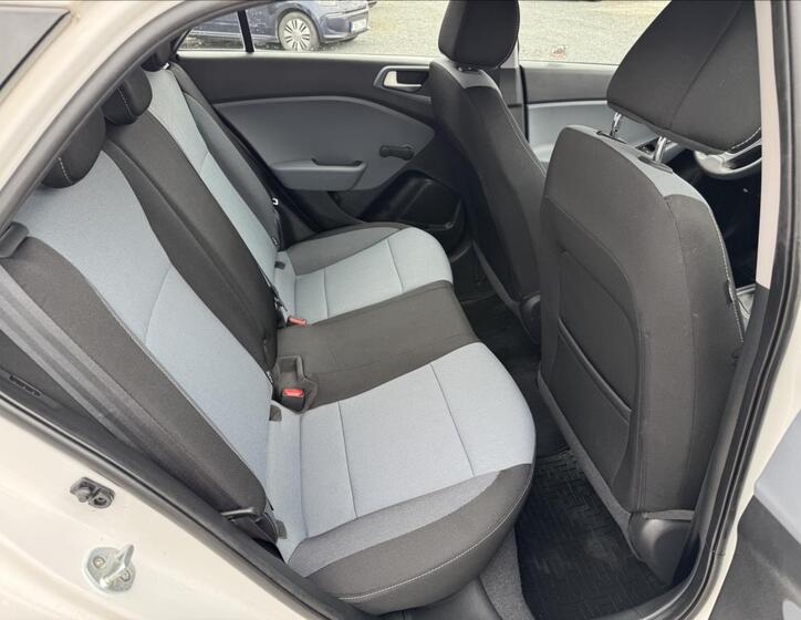 Hyundai i20 11