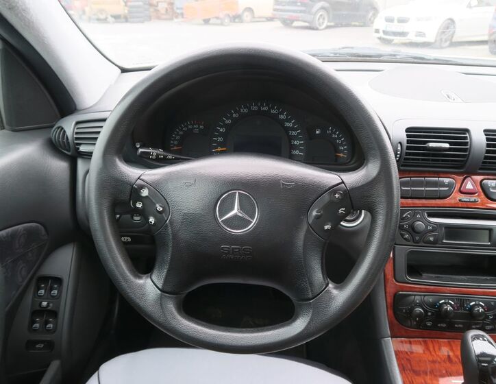 Mercedes-Benz Třídy C 9