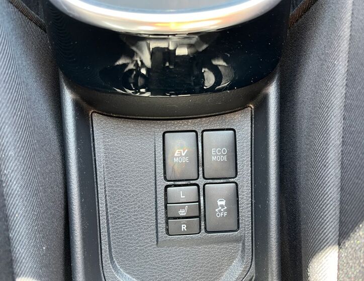 Toyota Yaris 24