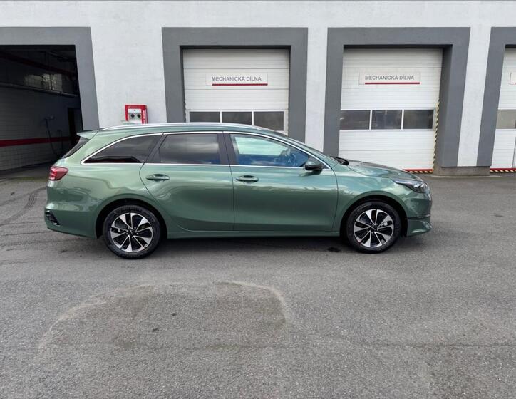 KIA Ceed 4