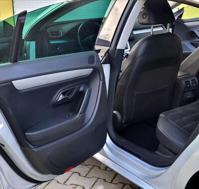 Volkswagen Passat CC 16