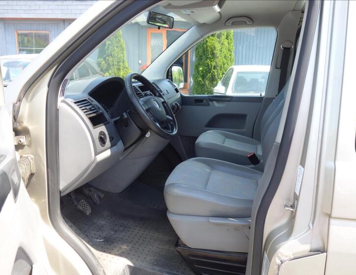 Volkswagen Transporter 9