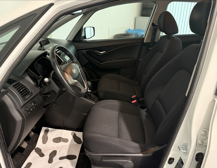 Hyundai ix20 7