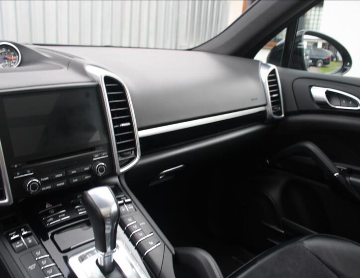 Porsche Cayenne 28