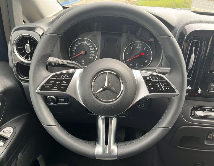 Mercedes-Benz Vito 26