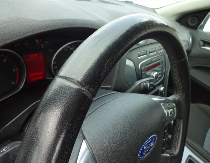 Ford Mondeo 37