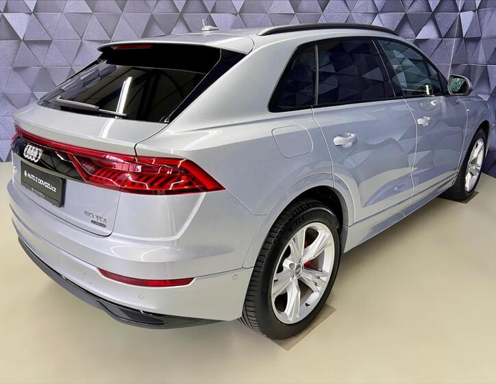 Audi Q8 7