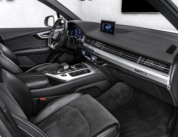 Audi Q7 12