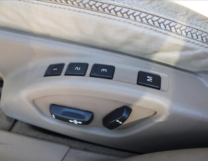 Volvo XC70 10