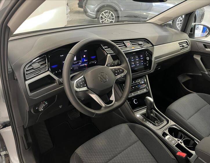 Volkswagen Touran 6
