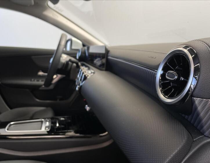 Mercedes-Benz CLA 17