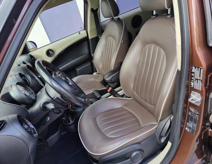 Mini Countryman 12