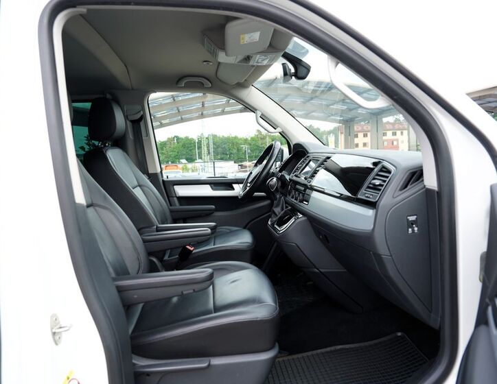 Volkswagen Caravelle 26