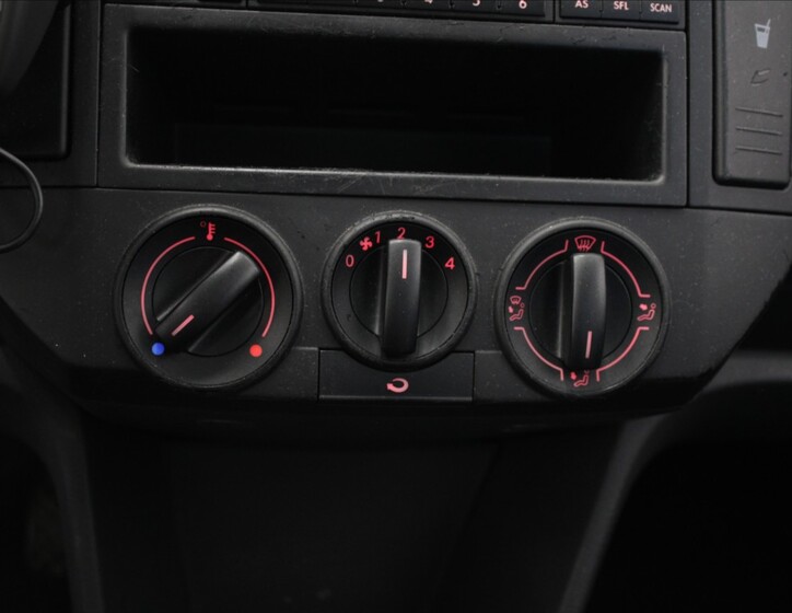 Volkswagen Polo 11