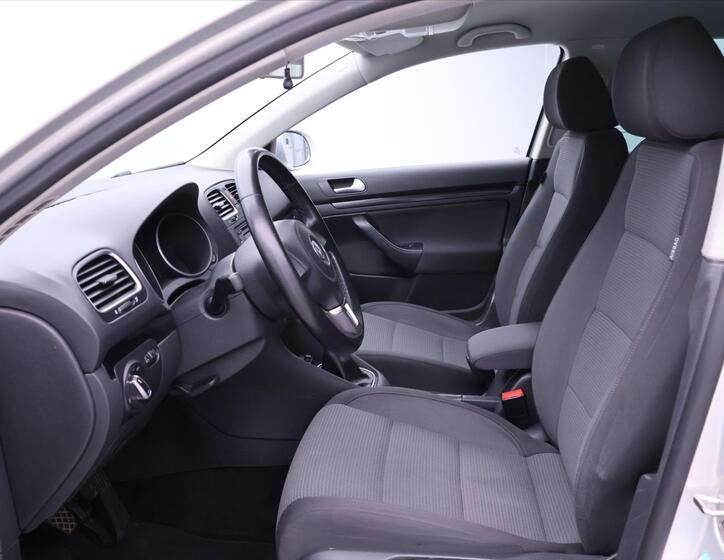 Volkswagen Golf 11
