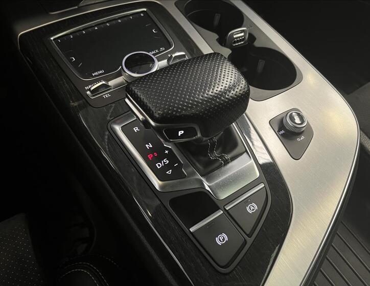 Audi Q7 16
