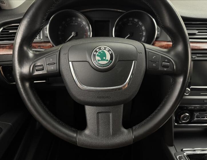 Škoda Superb 9