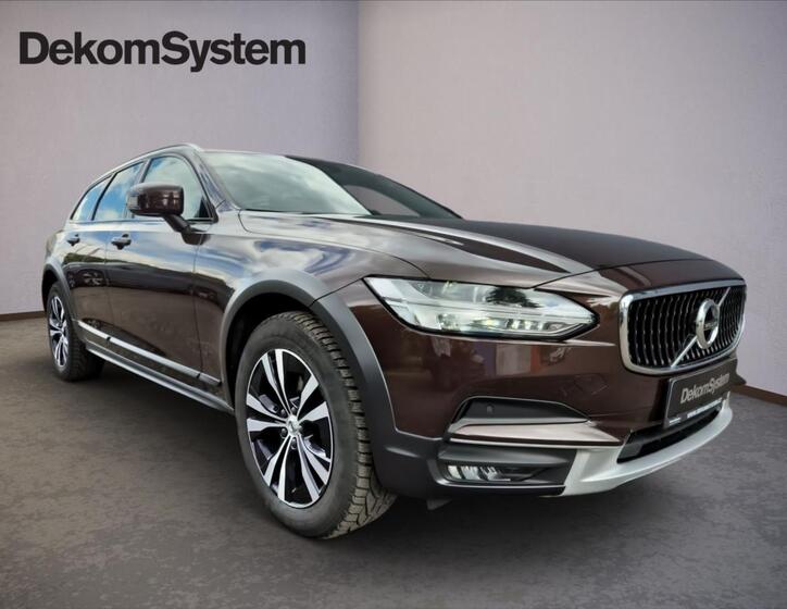 Volvo V90 2