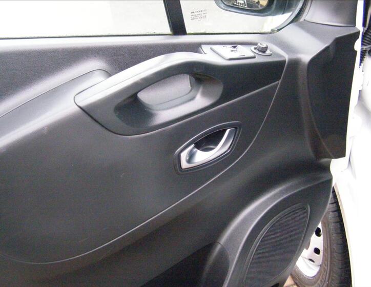 Opel Vivaro 12