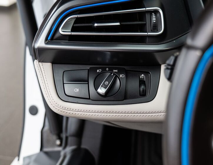 BMW i8 14