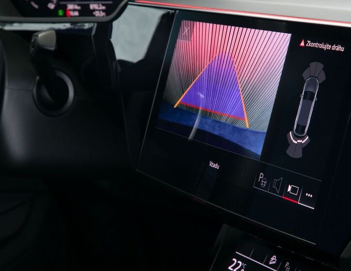 Audi e-tron 24
