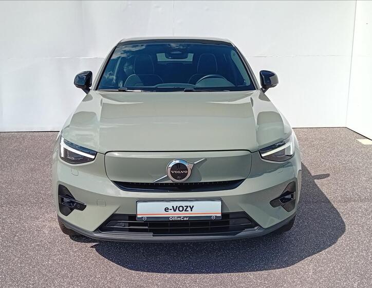 Volvo C40 4