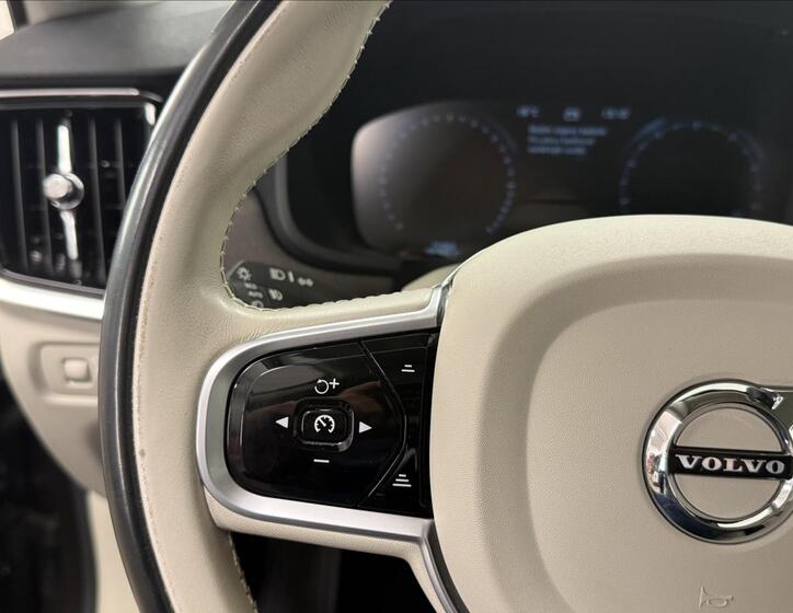 Volvo V90 15